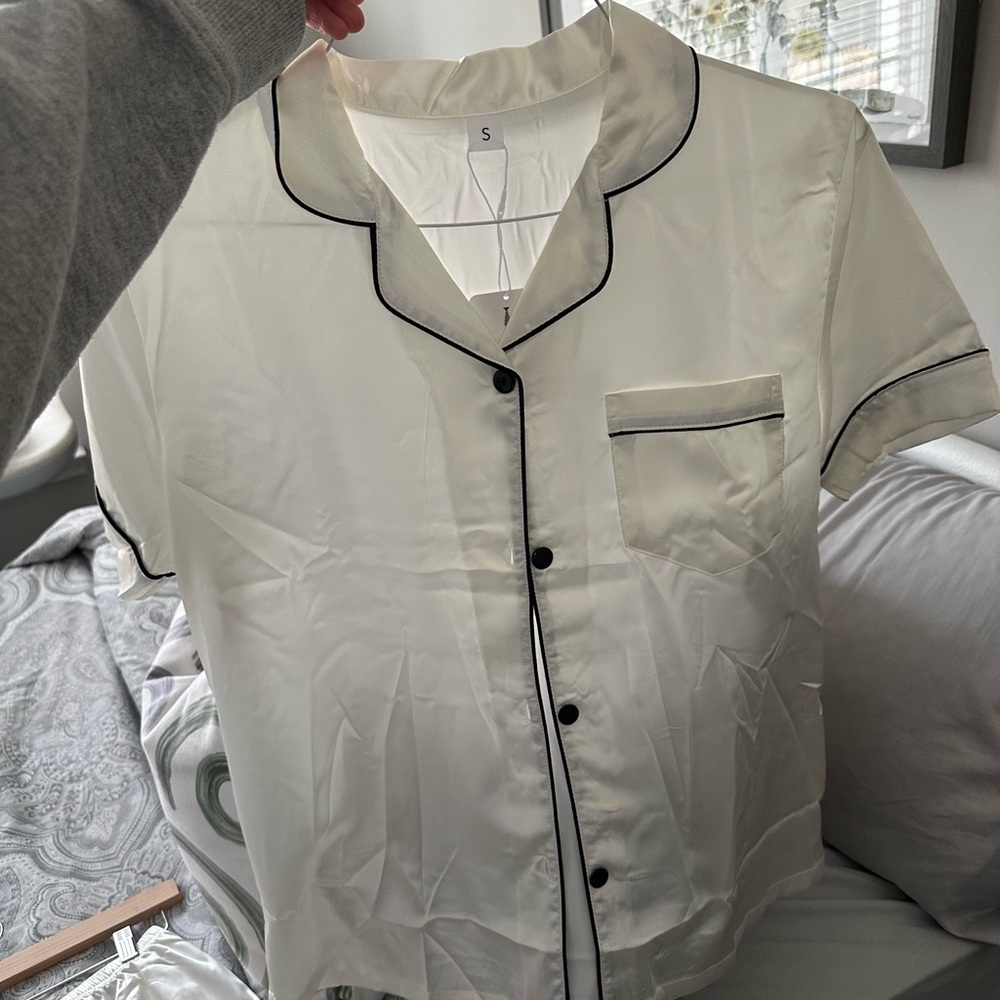 Elegant Women's Ivory Pajama Top with Black Piping